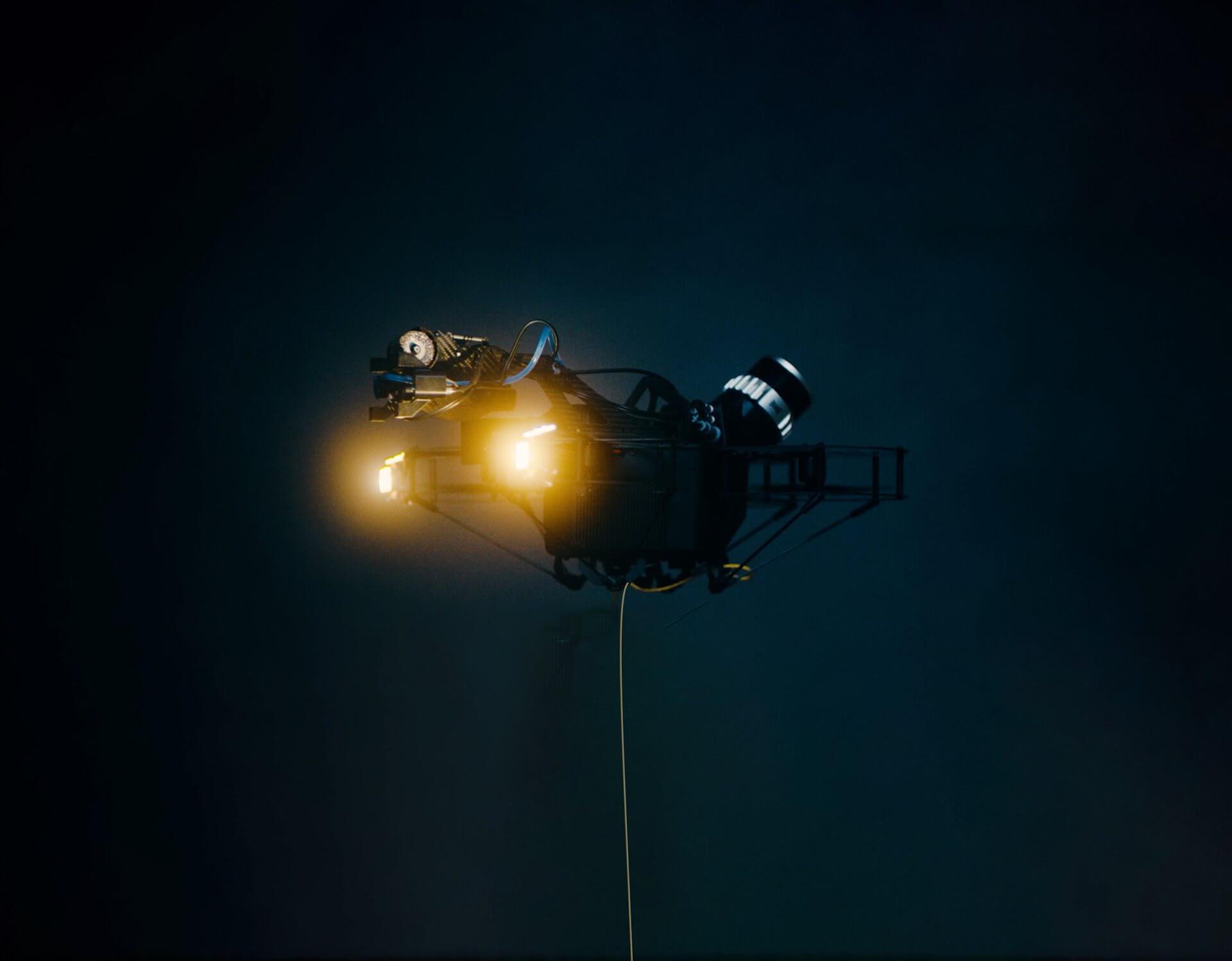 Navigates in Total Darkness, Without GPS